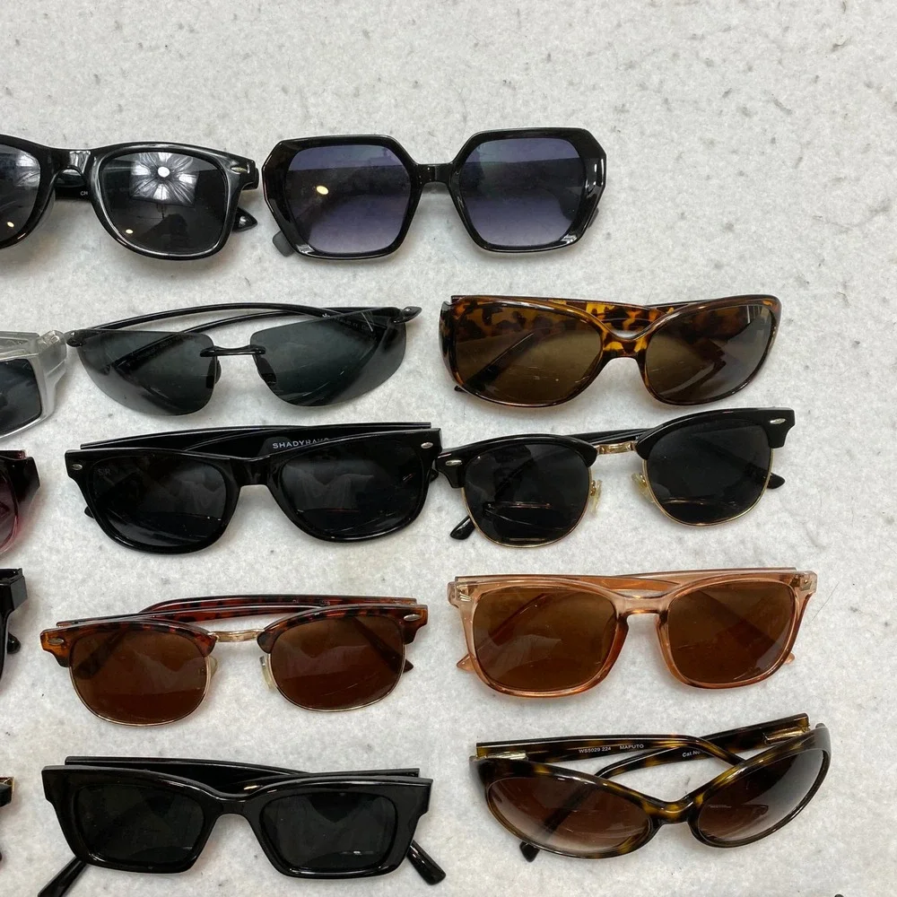 Lot Of 20 Mixed Sunglasses Unisex OS Vince Camuto Shady Rays Panama Jack